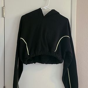 anwnd croptop hoodie